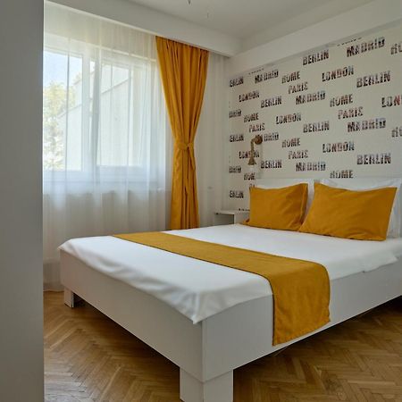11 Baneasa Airport Apartament Boekarest Buitenkant foto